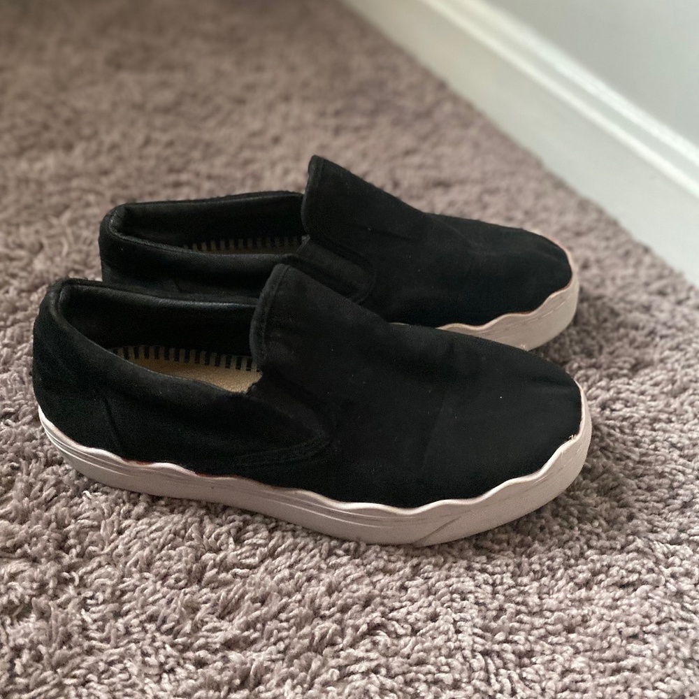 Black shoes